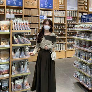 Two Tone Cropped Knit Top / High-waist Plain A-line Skirt