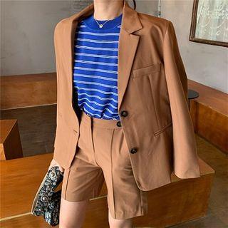 Single Breasted Blazer / Knit Top / Shorts