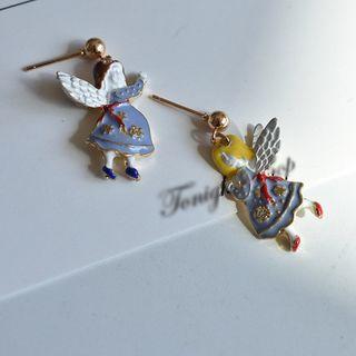 Non-matching Angel Dangle Earring
