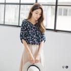 Elbow Sleeve V-neck Floral Printed Top