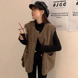 Faux Shearling Buttoned Vest / Mock-turtleneck Long-sleeve T-shirt
