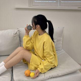 Set: Oversize Sweatshirt + Wide-leg Shorts