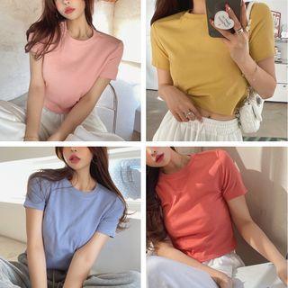 Short-sleeve Plain Slim-fit Cropped T-shirt