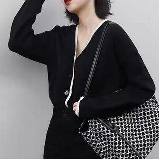 Color Block V-neck Cardigan 5146-black - One Size