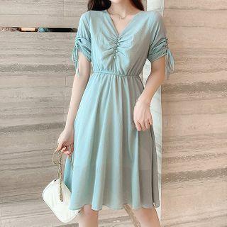 Plain Shirred V-neck Short-sleeve Midi A-line Dress
