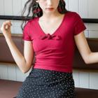 Short-sleeve V-neck T-shirt / A-line Skirt