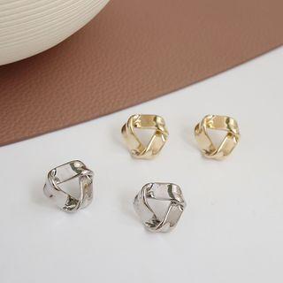 Cut-out Geometry Stud Earring