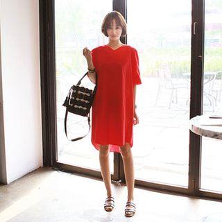 Short-sleeve Dip-back Shift Dress With Sash