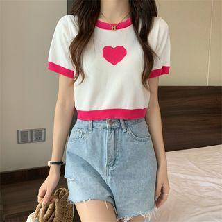 Short-sleeve Contrast Trim Heart Pattern Knit Top