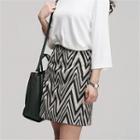 Zip-up Zigzag-pattern Skirt