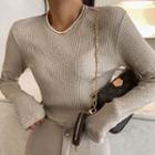 Round-neck Ribbed Crop T-shirt