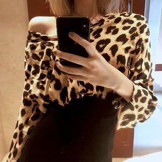 Leopard Print Shirt / Split Hem Pencil Skirt