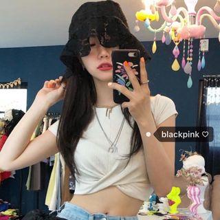 Cutout-hem Crop T-shirt