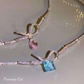 Knot Rhinestone Pendant Necklace