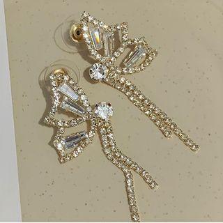 Cz Ribbon Fringed Stud Earring / Clip-on Earring