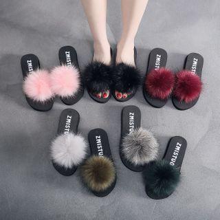 Pom Pom Flip-flops