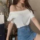 Plain Off-shoulder Short-sleeve Cropped T-shirt