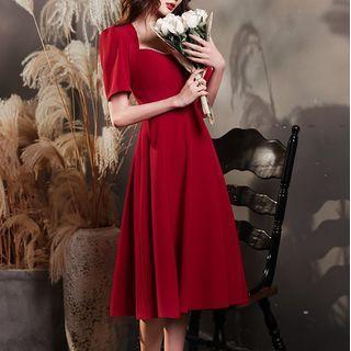 Short-sleeve Sweetheart Neckline Midi A-line Dress
