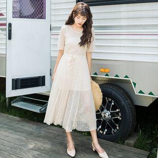 Set: Slipdress + Short-sleeve Lace Midi Dress