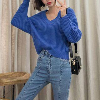 V-neck Self-tie Sweater