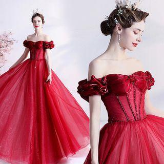 Off-shoulder Ruffled A-line Wedding Gown