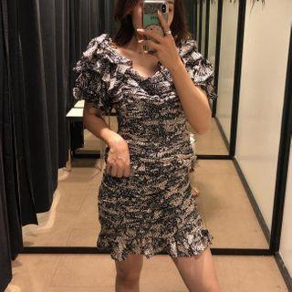Leopard Print Sleeveless Blouse / Mini A-line Skirt / Set