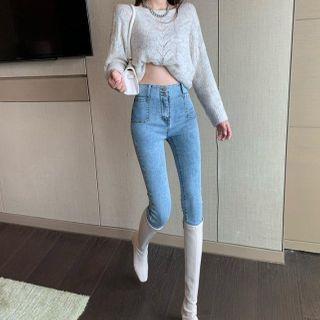 Skinny Jeans / Plain Sweater