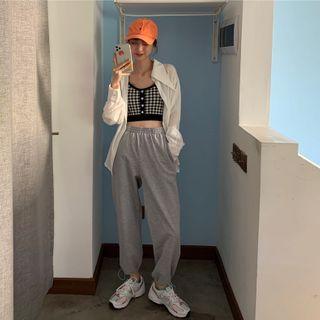Gingham Cropped Tank Top / Drawcord Sweatpants / Plain Shirt