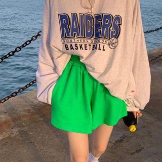 Long-sleeve Printed Sweatshirt / Plain Wide-leg Shorts