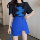 Short-sleeve Printed T-shirt / High-waist Asymmetric Skirt