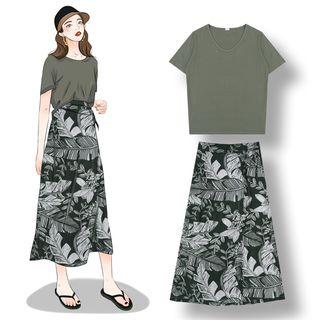 Short-sleeve T-shirt / Floral Print Midi A-line Skirt