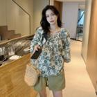 3/4-sleeve Floral Print Blouse / Wide-leg Shorts