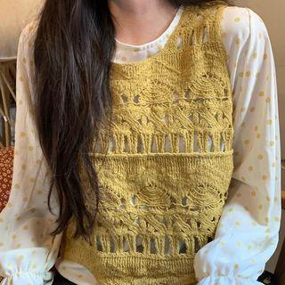 Knit Vest / Dotted Long-sleeve Top