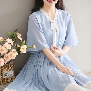 Elbow-sleeve V-neck Pleated A-line Dress