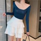 U-neck Plain T-shirt / Layered Mini Skirt / Wide-leg Jeans