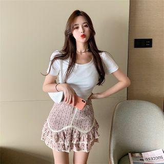 Plain Short-sleeve Tie-back Cropped T-shirt / Floral Mini A-line Skirt