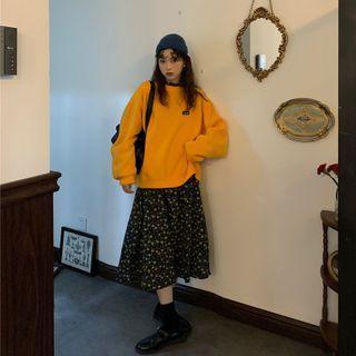 Lettering Sweatshirt / Floral Print Midi Dress