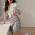 Short-sleeve Ribbed Buttoned T-shirt / Floral Print A-line Skirt