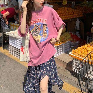 Elbow-sleeve Print T-shirt / Floral Midi Skirt