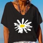Short-sleeve V-neck Daisy Print T-shirt