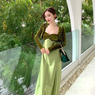 Velvet Sleeveless Dress / Slim-fit Jacket