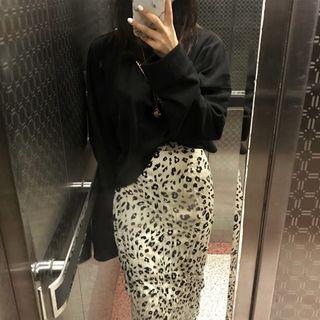 Extra Long-sleeve Oversized Top