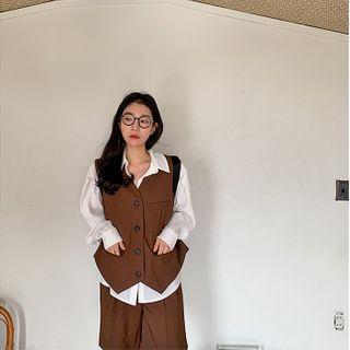 Loose-fit Buttoned Knit Vest