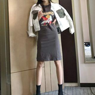 Set: Short-sleeve Cartoon T-shirt Dress + Contrast Pocket Denim Jacket Set Of 2 - One Size