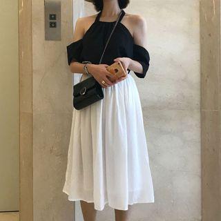 Plain Halter Top / A-line Midi Skirt