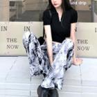 V-neck Lace-up T-shirt / Print Straight Leg Pants