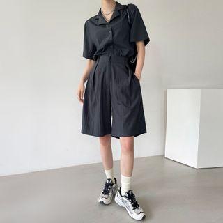 Set: Short-sleeve Shirt + Pintuck-front Shorts