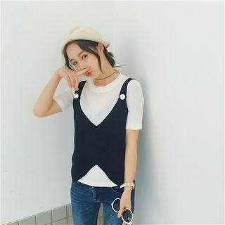 Set: Short-sleeve T-shirt + Knit Vest