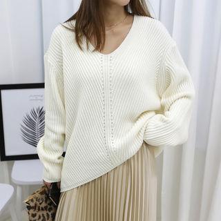 V-neck Punched Dip-back Sweater
