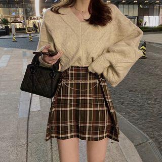 V-neck Sweater / Plaid A-line Skirt